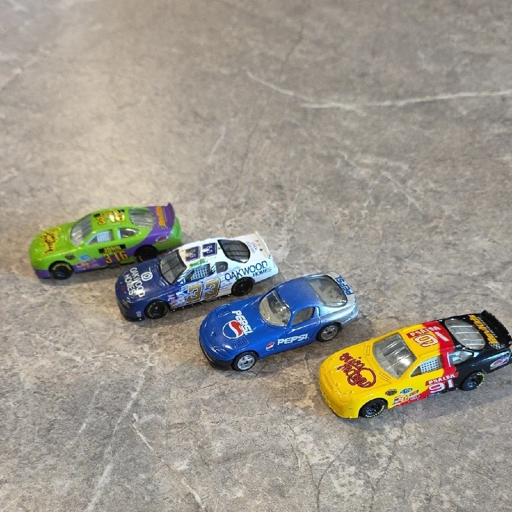 (J39)Pepsi and Oakwood Homes Racing Toy Car Set